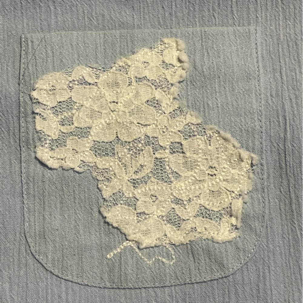 Vintage blue bunny womens size medium/large button down blouse - Picture 4 of 7